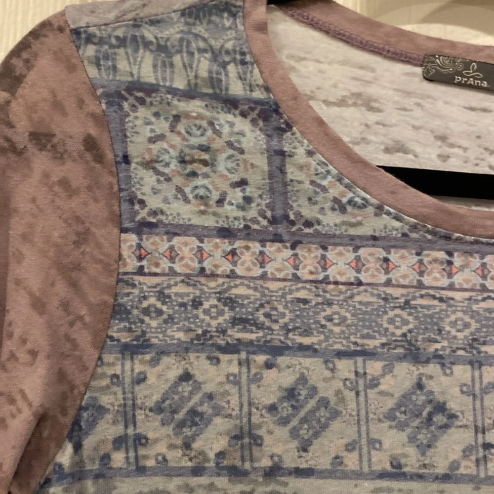 Long sleeve BoHo t-shirt by Prana, beautiful soft purple and blues, size small - Picture 3 of 7